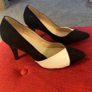 Avon Cushion Walk Black and White Pumps